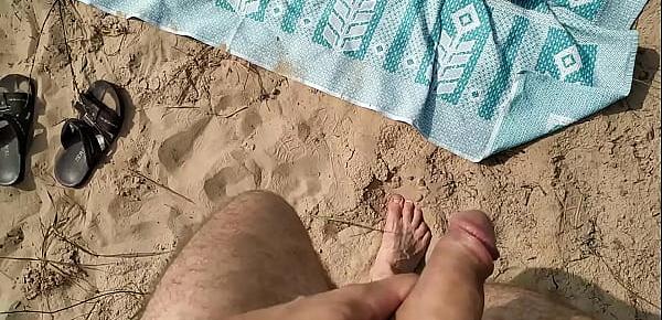  Big Dick Guy Jerks Cock Near Sunbathing Nude Beach Girl